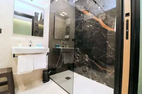 Buono Hotel - Bathroom