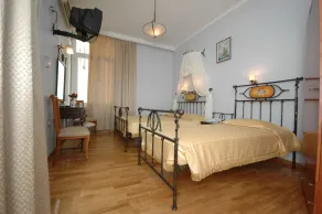 Cecil Hotel - Room
