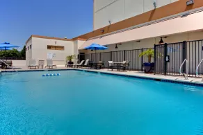 Holiday Inn Los Angeles - LAX Airport by IHG - Piscine