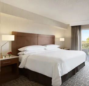 Embassy Suites by Hilton Santa Ana Orange County Airport - Chambre