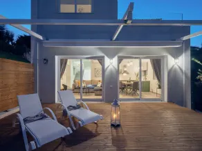 Chris & Jo Villas, Enchanting Escapes, with Heated Pools & SeaViews By ThinkVilla - Rom