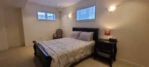Spacious 2 BR, 3 beds, sleeps 6, kitchen, laundry - Værelse