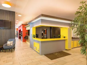 Hwest Hotel - Reception