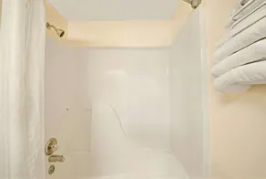 Super 8 by Wyndham Plano/Dallas Area - Salle de bain
