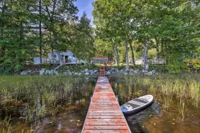 Rustic Retreat Across from Lake; Family Friendly! - Interiör