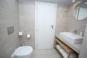 Lykomides - Bathroom