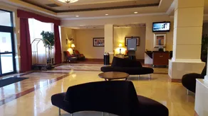 Ramada Plaza by Wyndham Atlanta Airport - Entrée intérieure