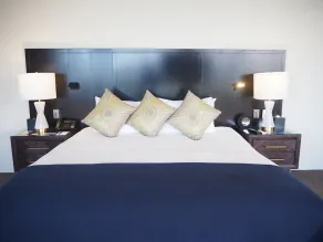 Hilton Cairns - Room