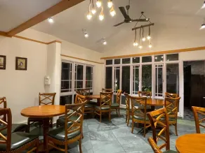 Summit Bougainvillea Tea Resort - Restaurant
