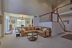 6 Mi to Kalahari: Pocono Pines Golf Course Home! - Innvendig
