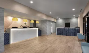 Compass Cove - Hall