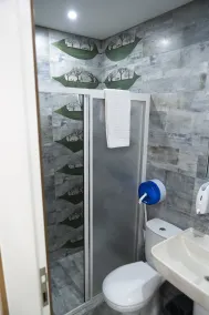 Ayya Suite Hotel - Bathroom