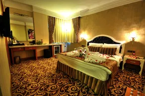 Golden Deluxe Hotel - Room