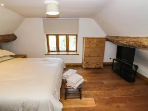 Netherend Barn - Camera