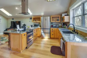 Romantic, Cozy Loft w/ Yard, 5 Miles to Clemson - Interior