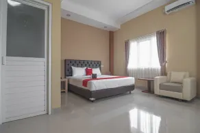 RedDoorz near Islamic Center Samarinda - Habitación
