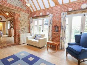 Stable Cottage - Living area