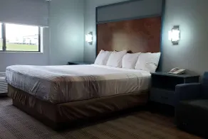 AmericInn by Wyndham Mauston - Chambre