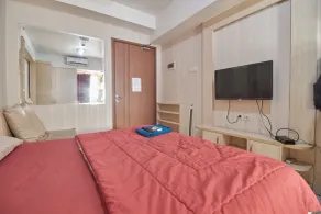 Apartment Green Lake View Ciputat by Celebrity Room - Room