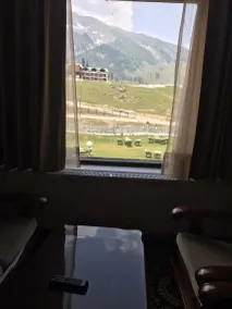 Country Inn Suites by Radisson Sonamarg - Utsikt från rummet