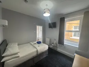 100 Pipers Hotel - Room