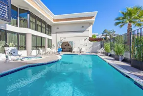 Holiday Inn Express Newport Beach by IHG - Pool