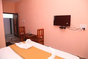 Royal Galaxy Inn By Elgozo - Room