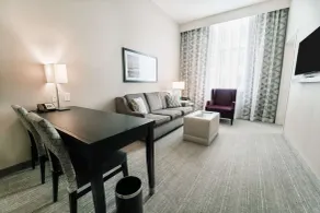 Embassy Suites Louisville Downtown - Room