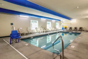 Cobblestone Hotel & Suites - Erie - Piscine