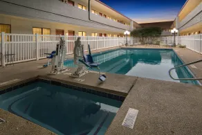 Red Roof Inn & Suites Irving - DFW Airport South - Pool