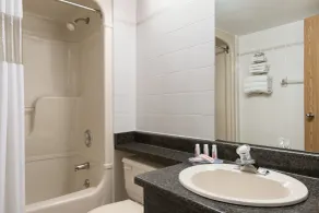 Days Inn by Wyndham Orillia - Chambre