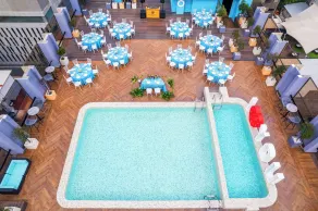Galería Plaza - Piscina