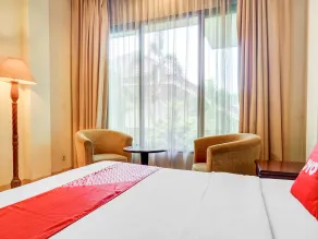 Collection O 91071 Hotel Desa Wisata Tmii - Værelse