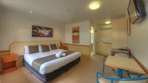 Bent Street Motor Inn - Room