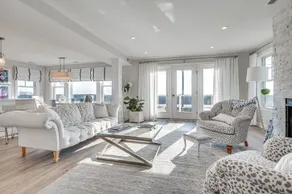 Walk to Rye Harbor State Park: Home w/ Ocean Views - Innenbereich