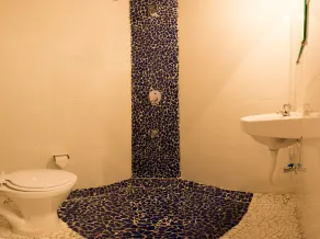 Hostel Mantra - Bathroom