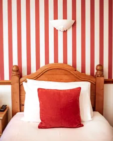 Trivelles Waterhall Country Gatwick Hotel & airport parking - Habitación