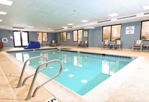 Holiday Inn Express Richmond Airport by IHG - Pool