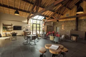 Les Cabanes Dans Les Bois Logis Hôtel - Reception