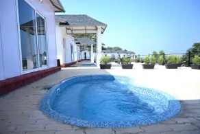 Revellers Resort Gokarna - Piscina