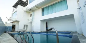 Kovalam Studio Villa - Basseng