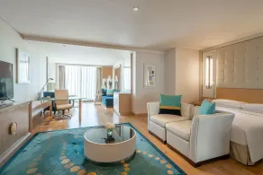 Renaissance Shanghai Yu Garden Hotel on the Bund by Nanjing Road - Room