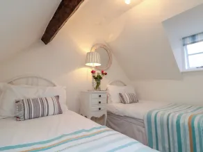 Little Gem - Room