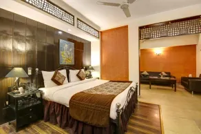 The Solace Hotel - Nehru Place - Habitación