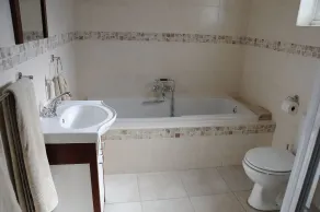 A&A Guesthouse - Bathroom