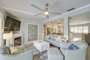 Sarasota Home w/ Pool: 4 Mi to Siesta Key Beach! - Innvendig