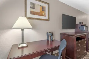 Best Western Plus Eau Claire Conference Center - Zimmer