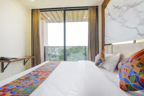 FabHotel Blooming Beds Pearl - Quarto