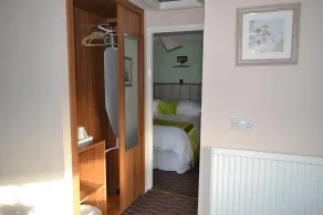 Oak Tree Inn - Room