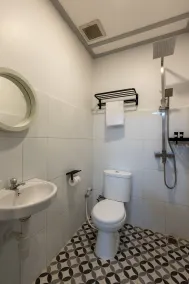 CERIA HOTEL at Alun Alun Yogyakarta - Bathroom